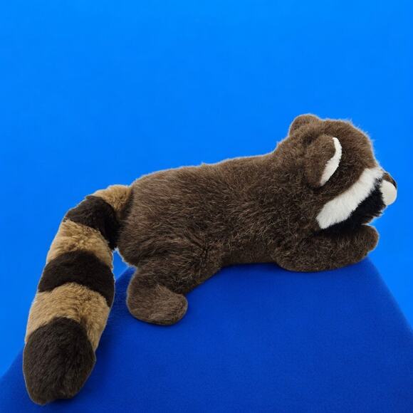 Westcliff Collection Wildlife 20" Raccoon Realistic Plush Vintage Stuffed Toy - Picture 7 of 15
